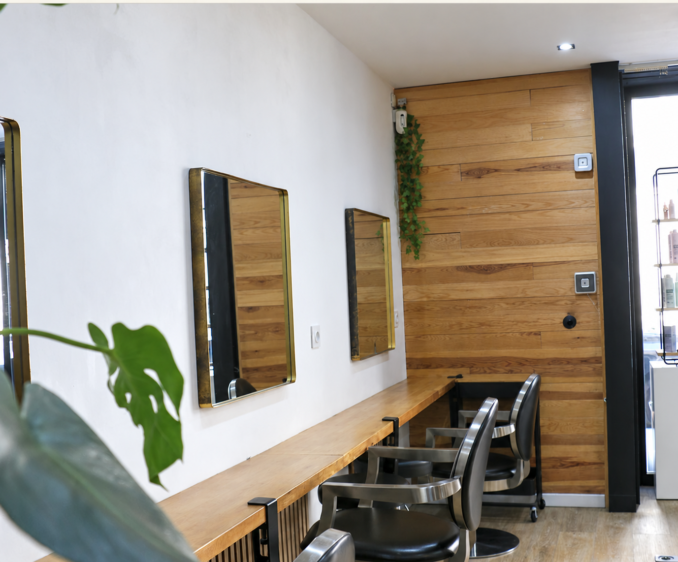 Postes de coiffure de Lulu Coworking Beauté